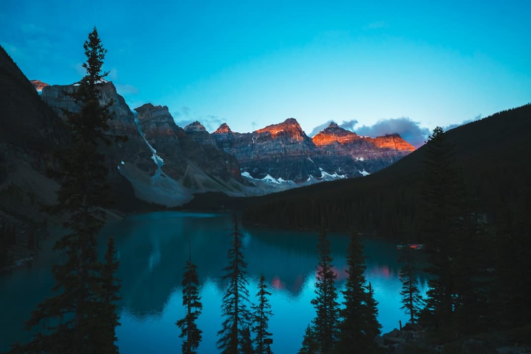 王源新专辑《浪漫星球》《雪崩》上线 甜美浪漫与痛感汹涌的极致磕碰